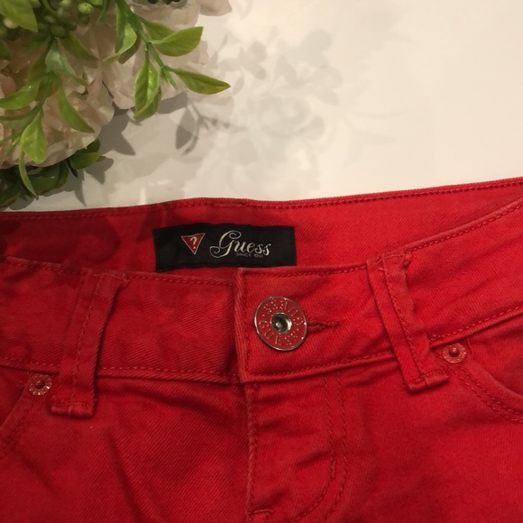 Guess short - Picture 2 of 4